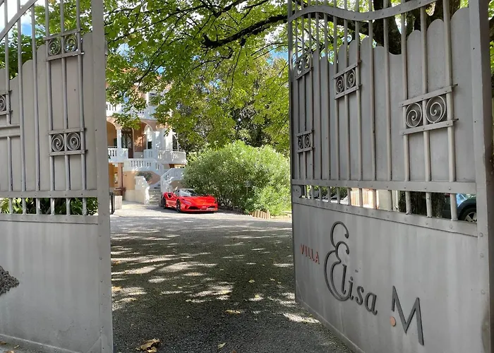 מלון Elisa M אובנה